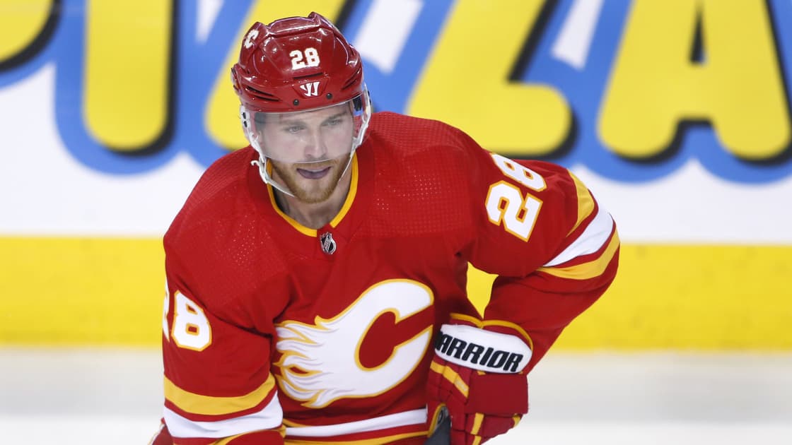 lindholm nhl trade avalanche
