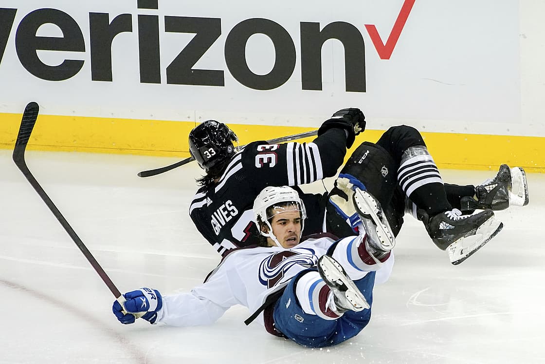 Avalanche Alex Newhook nhl
