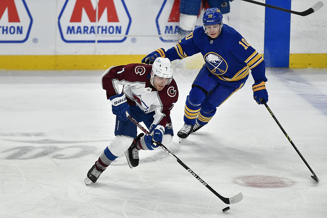 Toews Avalanche NHL