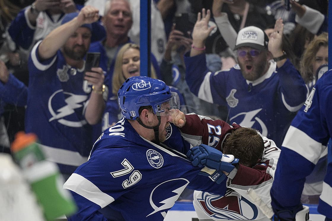 Avalanche Ross Colton nhl trade