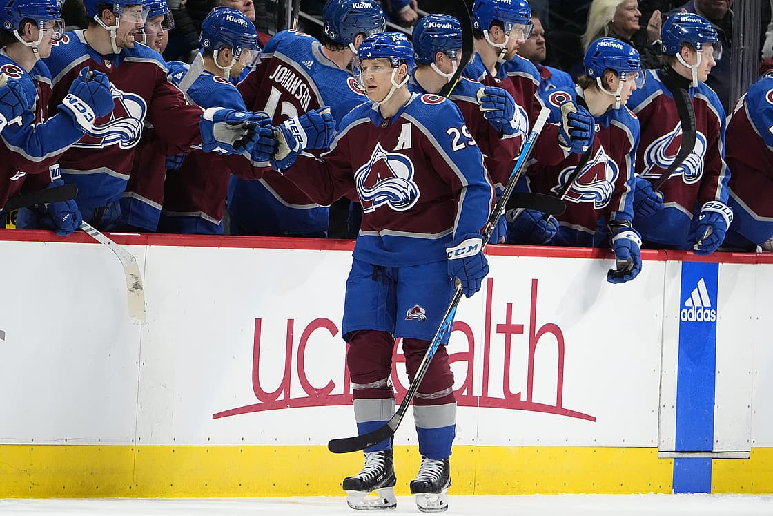 Avalanche MacKinnon nhl hart trophy