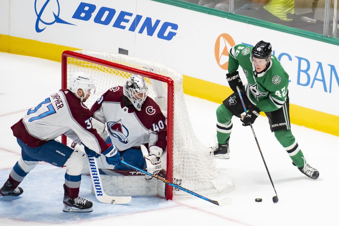 Avalanche Olofsson nhl