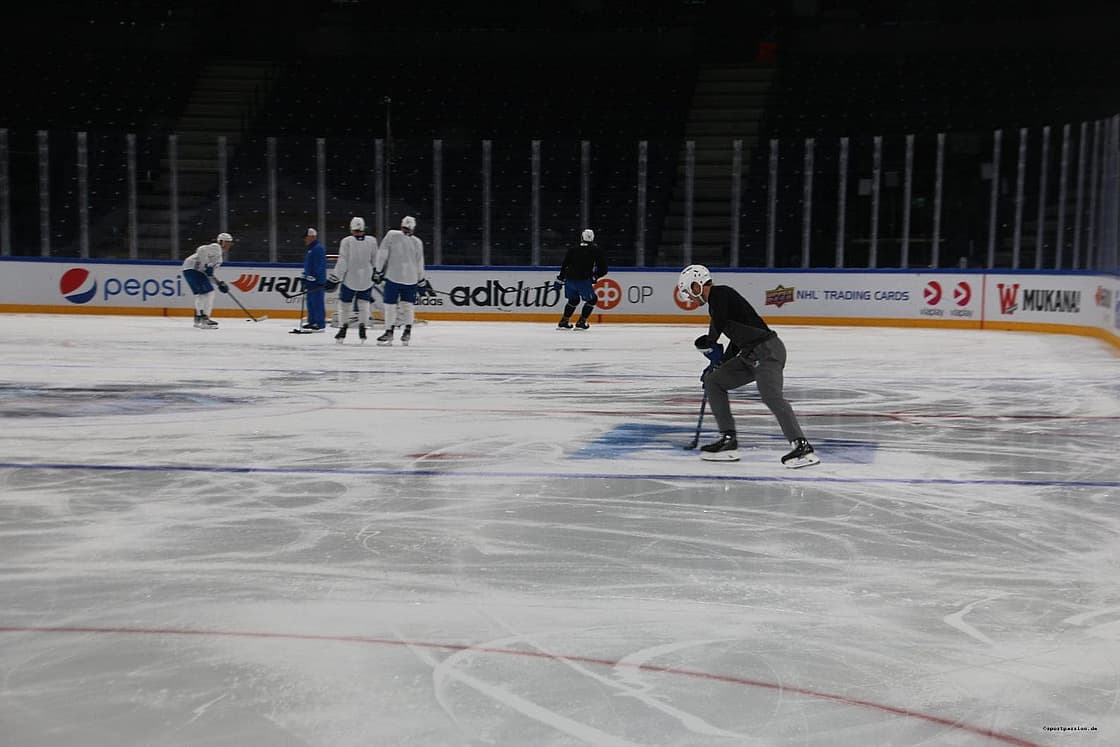 Avalanche lineup
